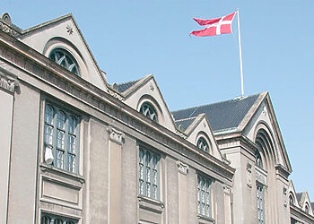 منحة حكومة الدنمارك ممولة بالكامل