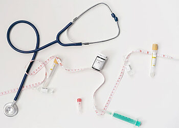 سلم رواتب الأطباء في قطر